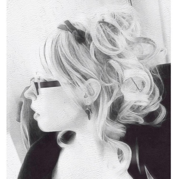 Research Scientist with way too many clothes - Picture 3 of 4